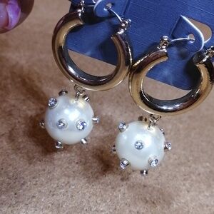 Sparkling Crystals On Faux Pearls Gold Tone Earrings. New